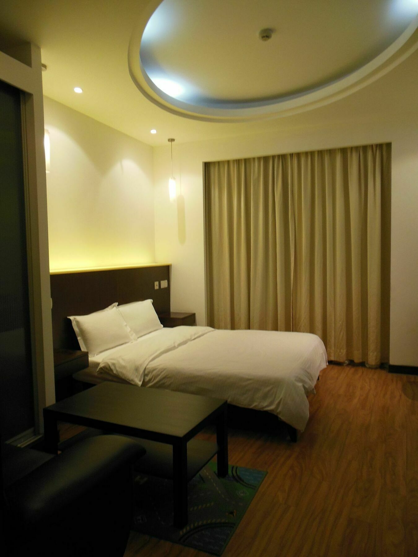 Morden Universe Hotel